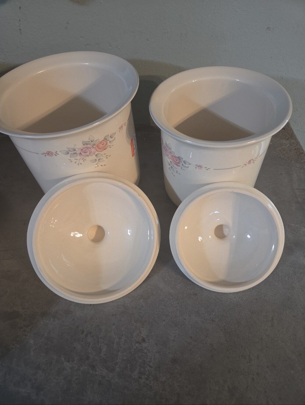 Vintage Pfaltzgraff Wyndrose Pattern Canister Set With Lids. - Picture 5 of 9